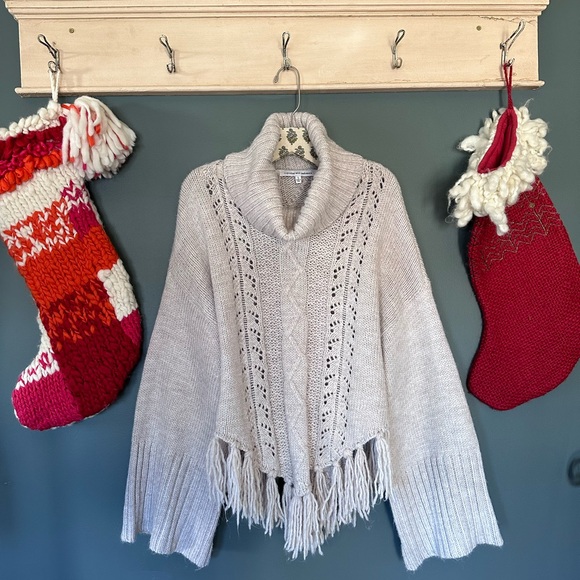 Cupcakes and Cashmere Prilla Fringe Cowl Neck Sweater wide sleeve ~ Latte Sz L - Picture 2 of 12
